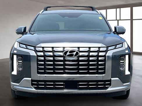 Used 2024 Hyundai Palisade Calligraphy FWD image 2