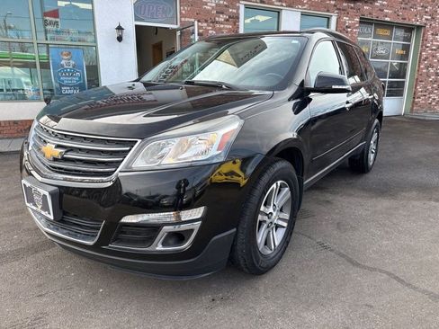 Used 2016 Chevrolet Traverse LT image 1