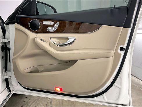 Used 2018 Mercedes-Benz C 300 Sedan image 25