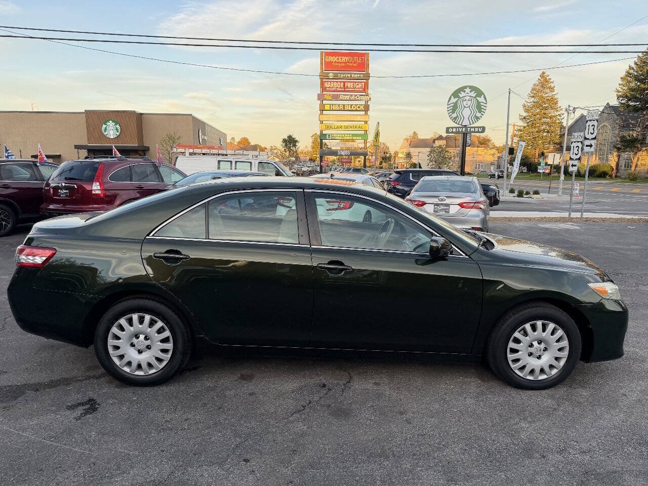 Used 2011 Toyota Camry LE FWD image 8