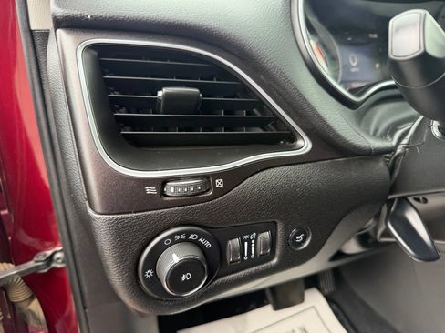 Used 2021 Jeep Cherokee Trailhawk w/ Technology Group AWD/4WD image 13