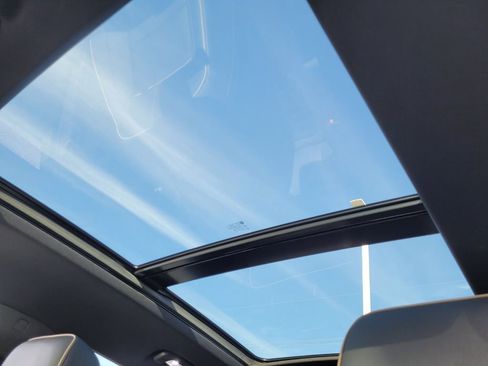 Used 2019 Chevrolet Blazer Premier w/ Sun and Wheels Package image 17