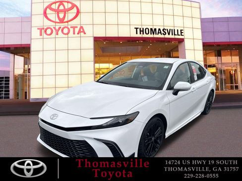 New 2025 Toyota Camry SE w/ Convenience Package FWD image 1