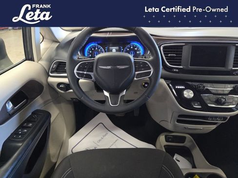Used 2022 Chrysler Voyager LX FWD image 17