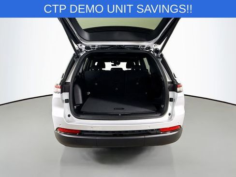 New 2025 Jeep Grand Cherokee Altitude image 25