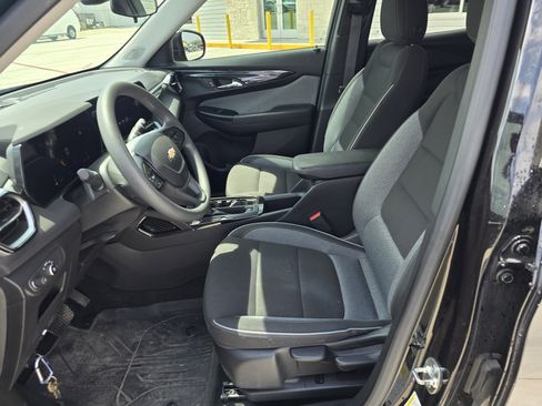 Used 2024 Chevrolet TrailBlazer LS w/ LS Convenience Package image 11
