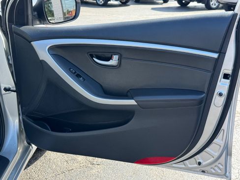 Used 2014 Hyundai Elantra GT w/ Option Group 03 FWD image 19
