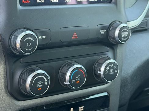 Used 2019 RAM 1500 Big Horn AWD/4WD image 28