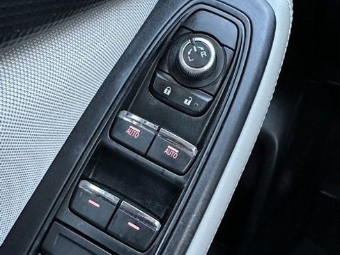 Used 2019 Subaru Forester Premium image 20