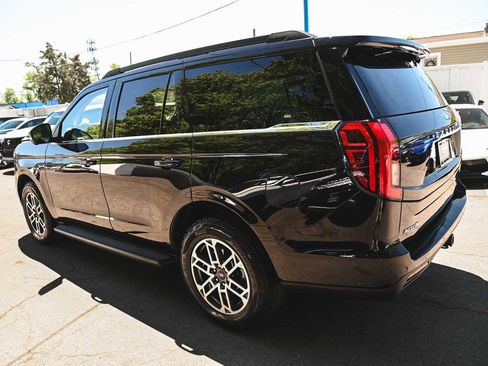 Used 2025 Ford Expedition Active AWD/4WD image 4