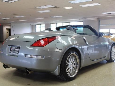 Used 2004 Nissan 350Z Touring image 37