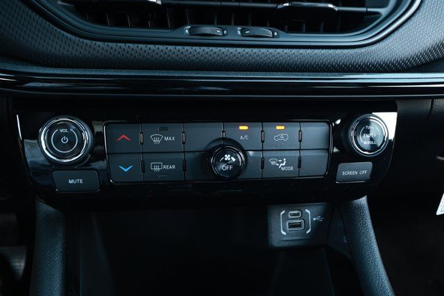 New 2026 Jeep Compass Latitude AWD/4WD image 18
