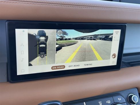 Used 2023 Land Rover Defender 110 X-Dynamic SE image 15