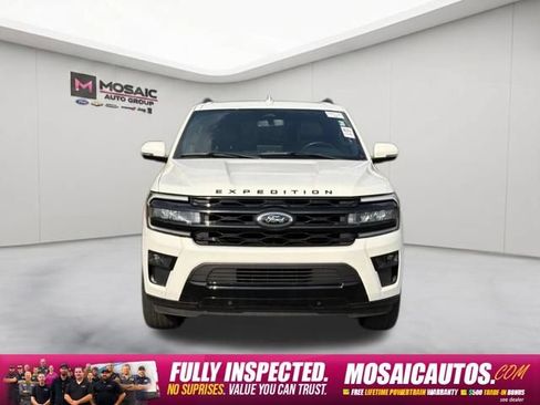 Used 2024 Ford Expedition Limited AWD/4WD image 2
