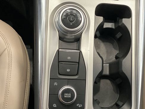 Used 2023 Ford Explorer XLT w/ Equipment Group 202A image 22