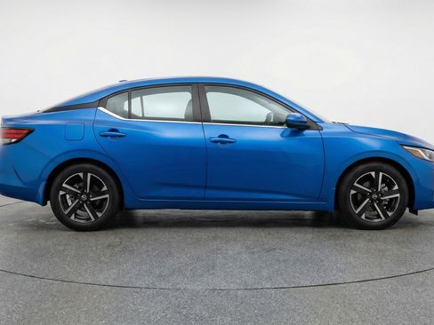 Used 2025 Nissan Sentra SV FWD image 11