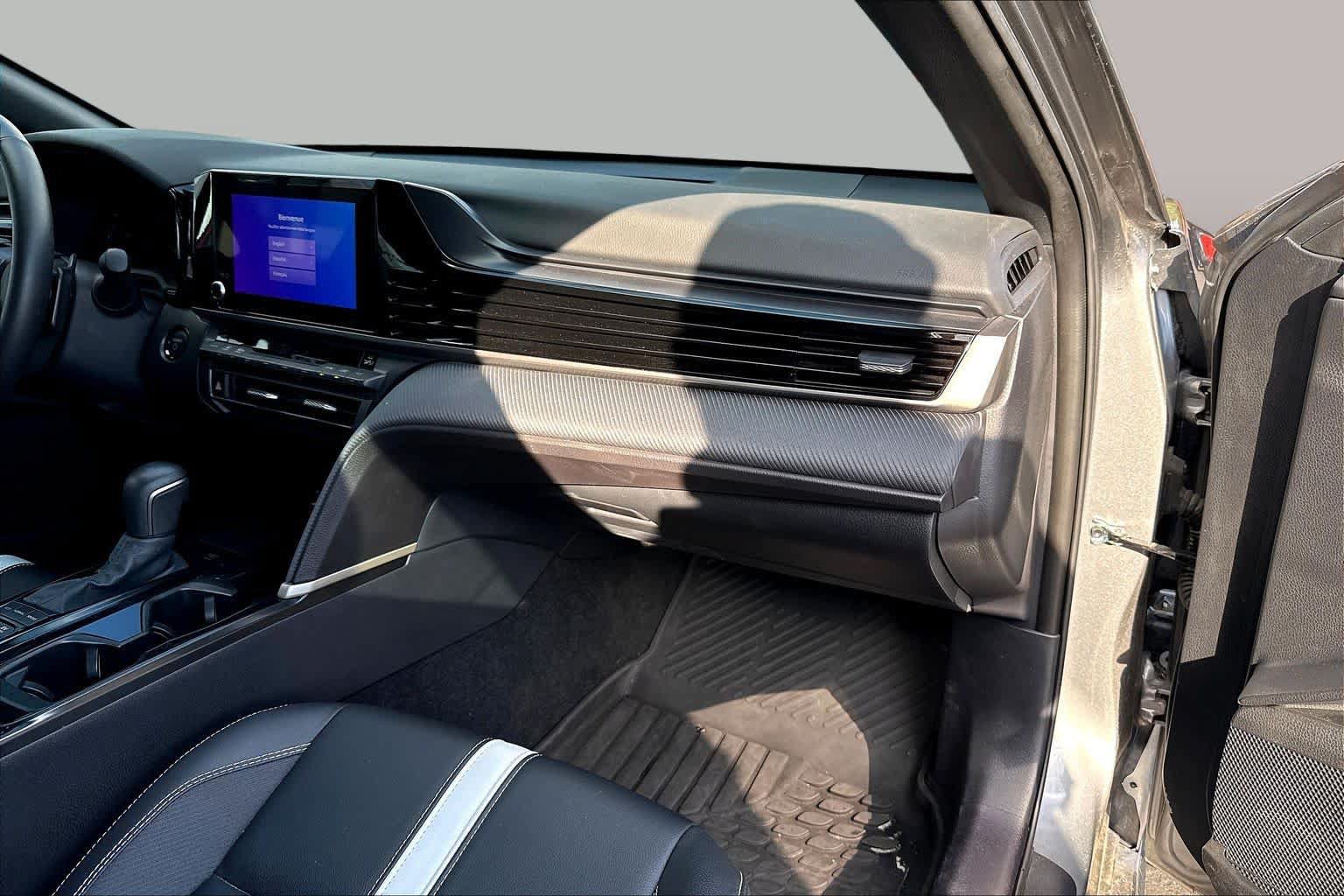 Used 2025 Toyota Camry SE FWD image 18