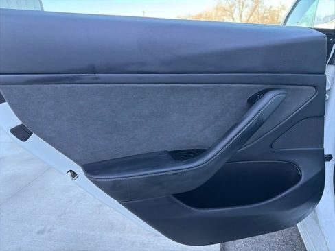 Used 2019 Tesla Model 3 Performance image 18