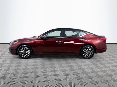 Used 2023 Nissan Altima 2.5 SV FWD image 4