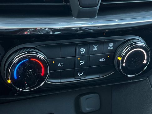 New 2026 Buick Encore GX Sport Touring image 19