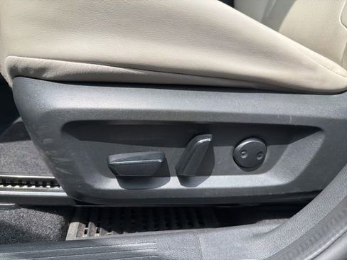 Used 2023 Nissan Rogue SV w/ SV Premium B Package image 8