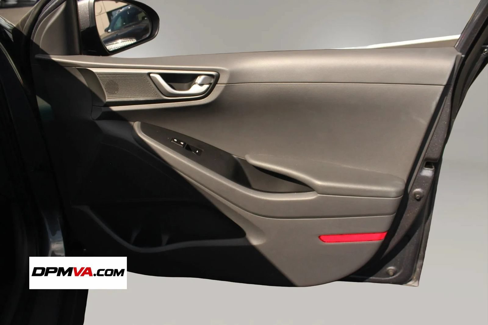 Used 2018 Hyundai Ioniq Plug-In Hybrid FWD image 22