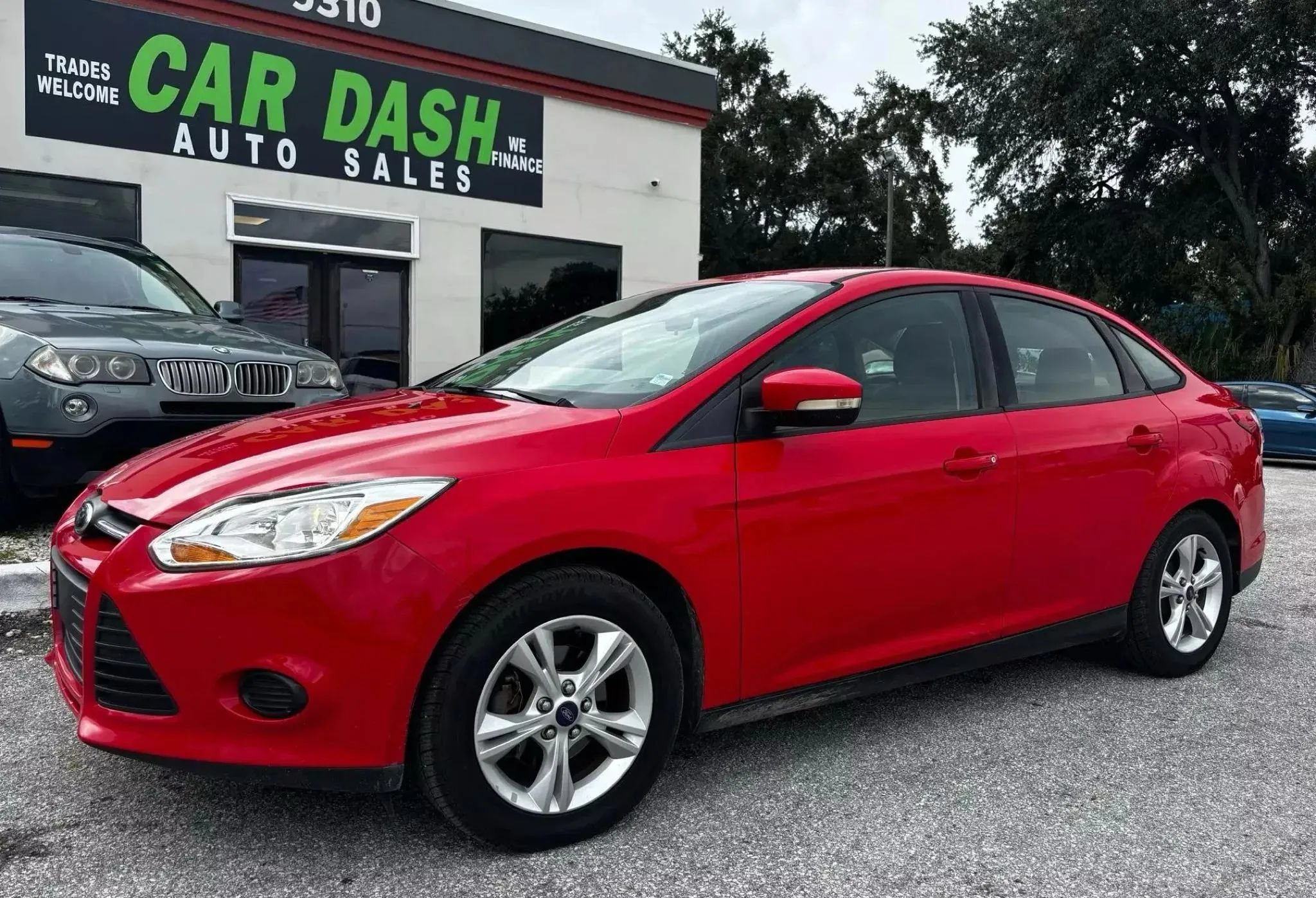 Used 2014 Ford Focus SE FWD image 1