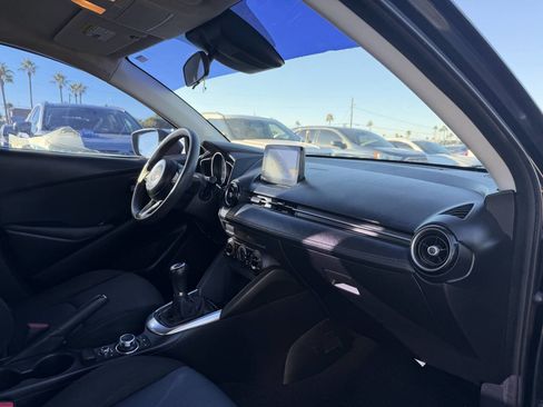 Used 2019 Toyota Yaris LE image 25