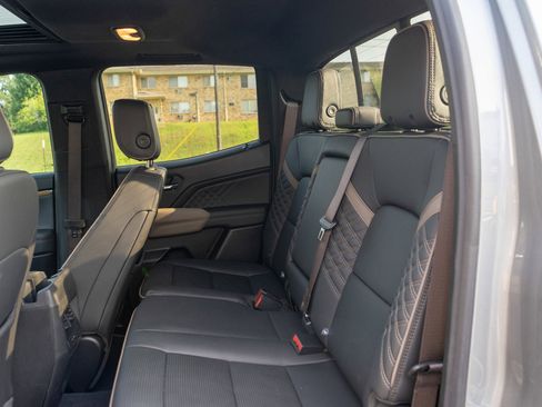 Used 2025 GMC Canyon Denali AWD/4WD image 30