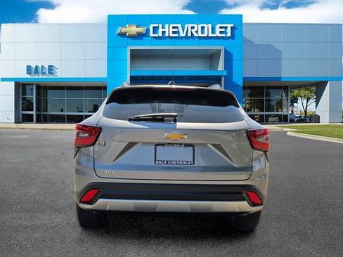 Used 2024 Chevrolet Trax LT FWD image 4
