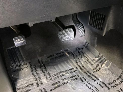 Used 2018 Nissan Titan PRO-4X w/ Pro-4x Convenience Package image 38