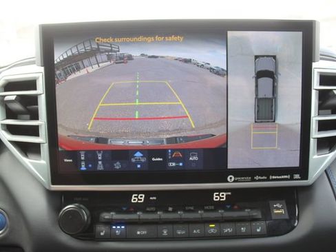 Used 2024 Toyota Tundra Platinum AWD/4WD image 31