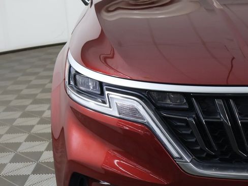 Used 2024 Kia Carnival LX image 14