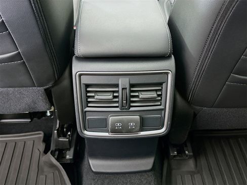 Used 2019 Subaru Forester Limited w/ Popular Package #3 image 28