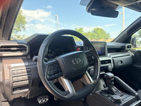 Used 2024 Toyota Tacoma TRD Sport AWD/4WD image 12