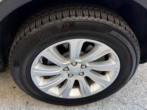 Used 2019 Land Rover Discovery Sport SE AWD/4WD image 31
