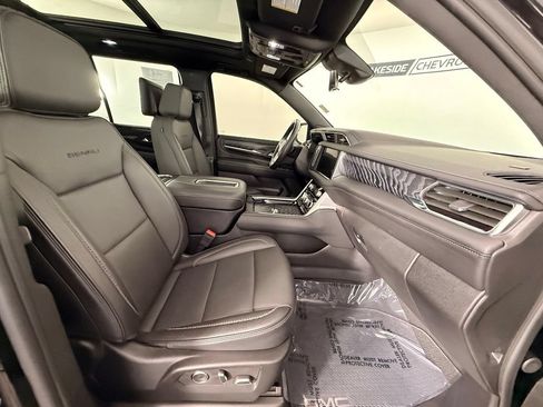 Used 2024 GMC Yukon Denali w/ Denali Reserve Package AWD/4WD image 21