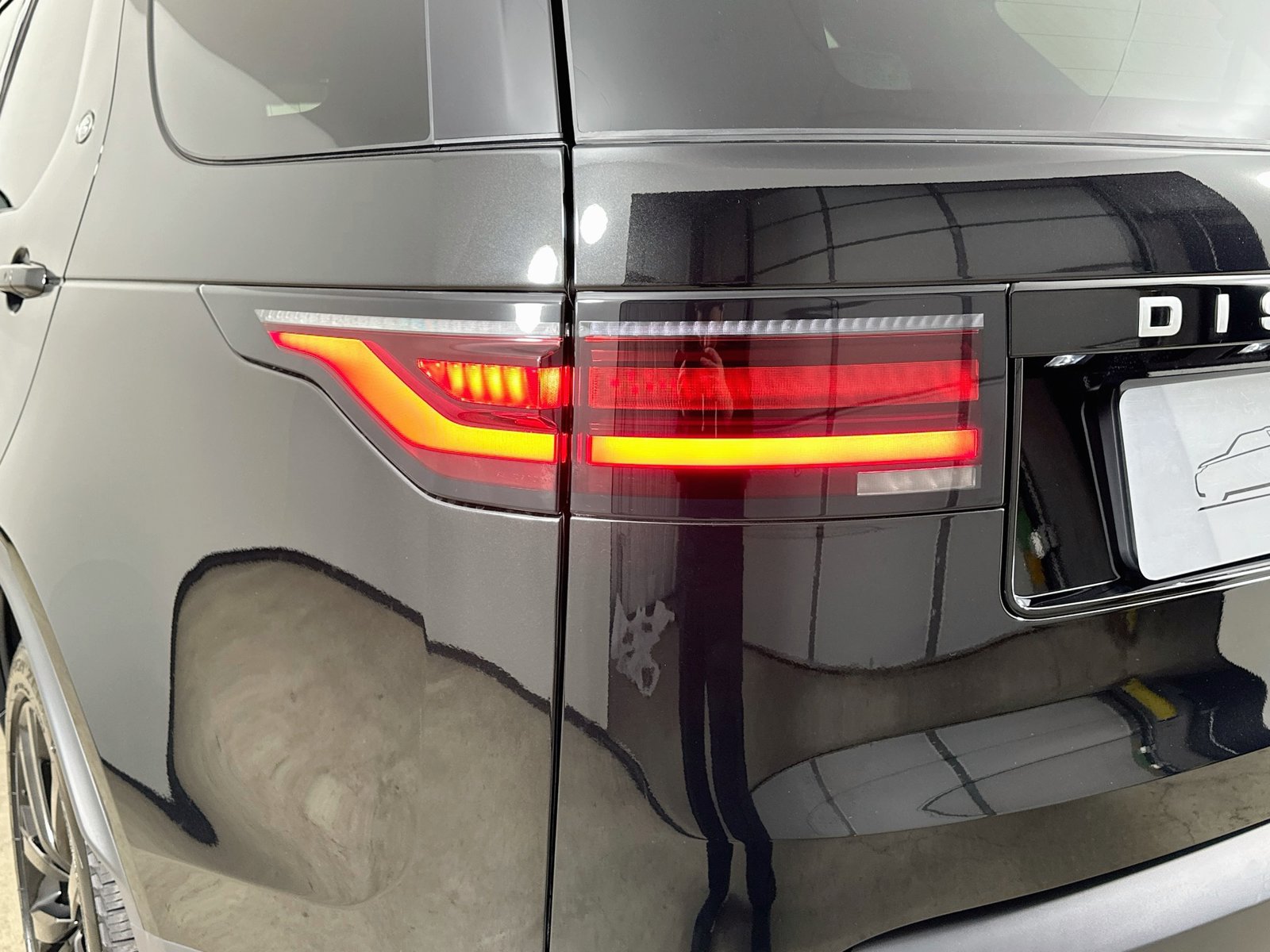 New 2026 Land Rover Discovery S AWD/4WD image 12