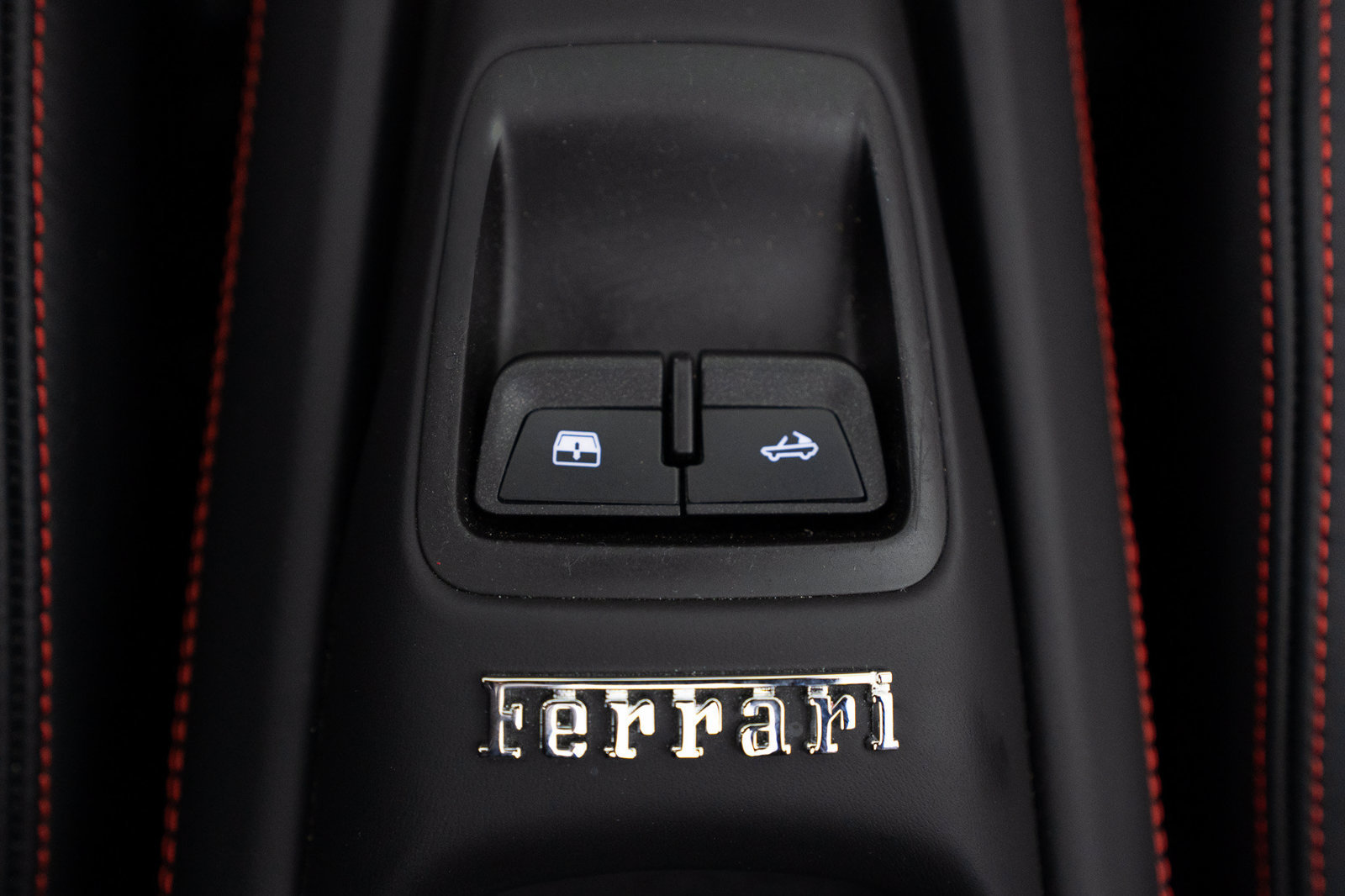 Certified 2021 Ferrari F8 Tributo RWD image 31
