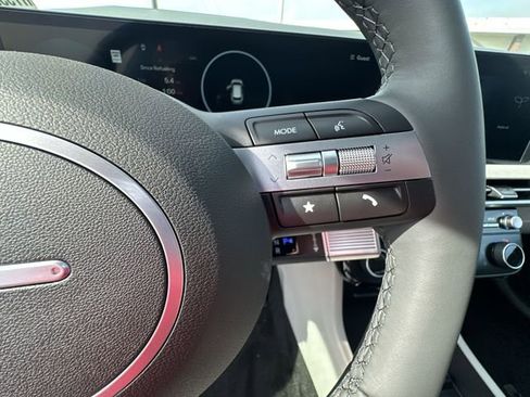 New 2026 Hyundai Tucson Limited image 32