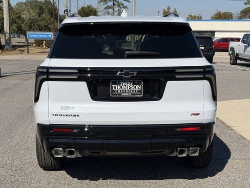 New 2026 Chevrolet Traverse RS w/ LPO, Floor Liner Package image 3