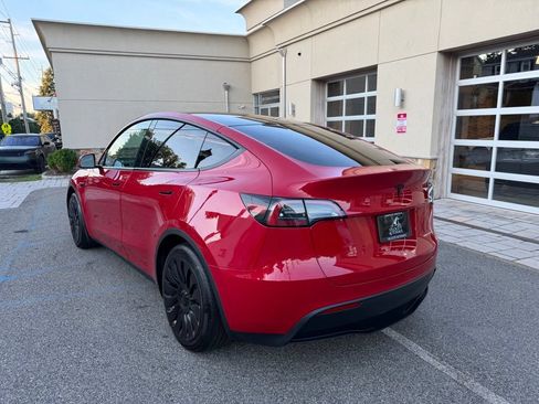 Used 2023 Tesla Model Y Long Range AWD/4WD image 5