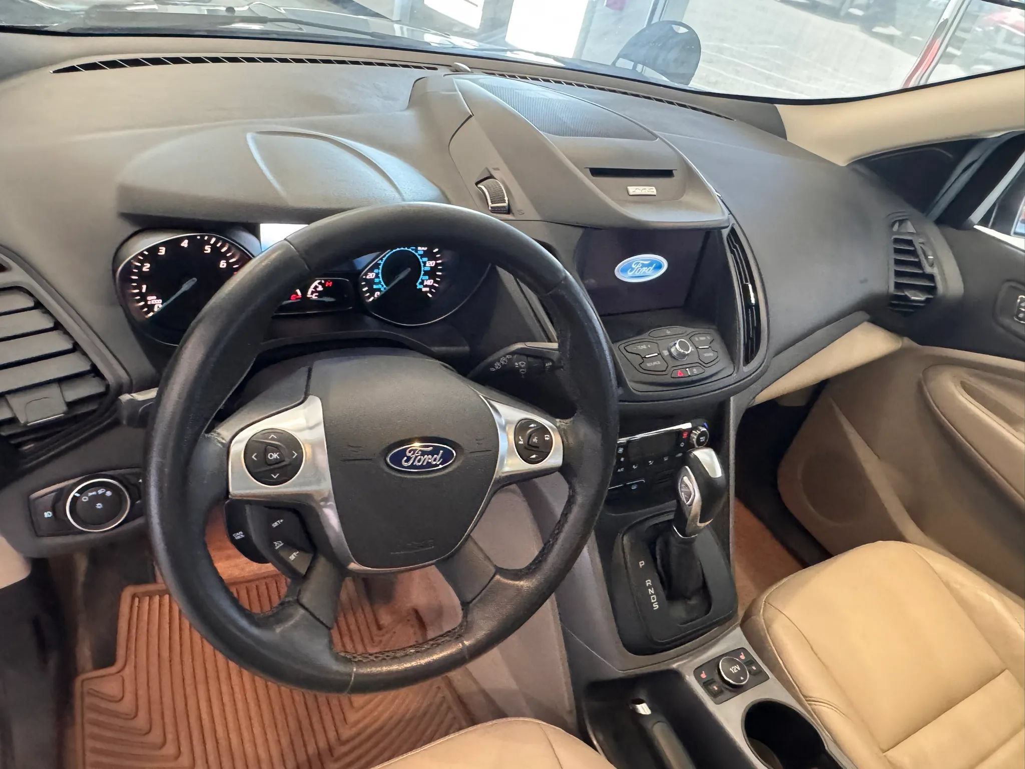 Used 2016 Ford Escape SE w/ SE Leather Comfort Package FWD image 28