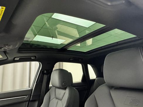 Used 2020 Audi Q3 2.0T Premium Plus w/ Premium Plus Package image 22