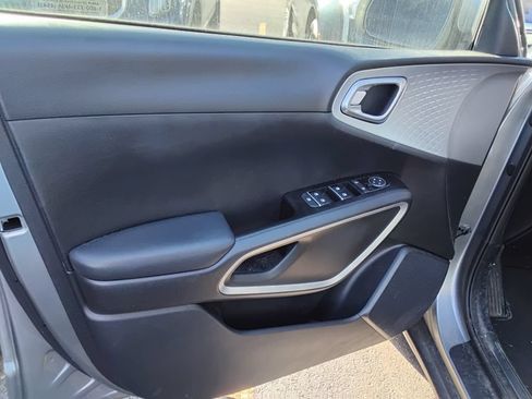 Used 2024 Kia Soul LX FWD image 10