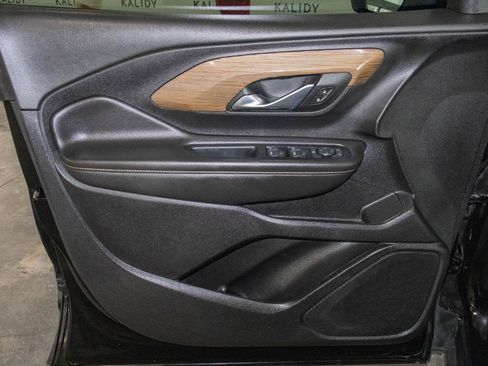 Used 2020 GMC Terrain SLE w/ Driver Convenience Package image 10