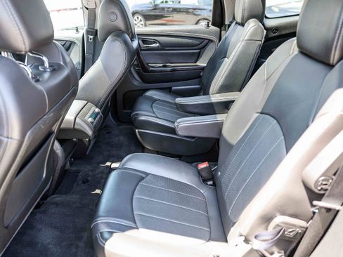 Used 2017 Chevrolet Traverse Premier FWD image 10