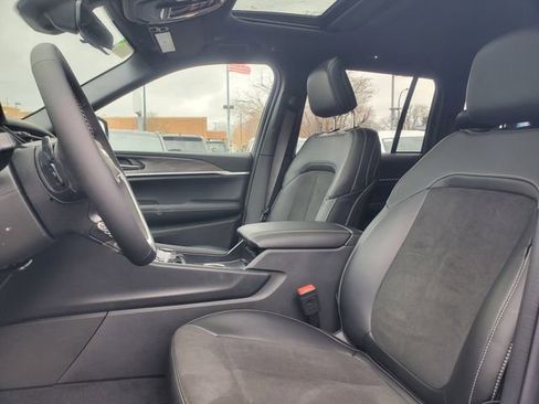 New 2026 Jeep Grand Cherokee Laredo image 10