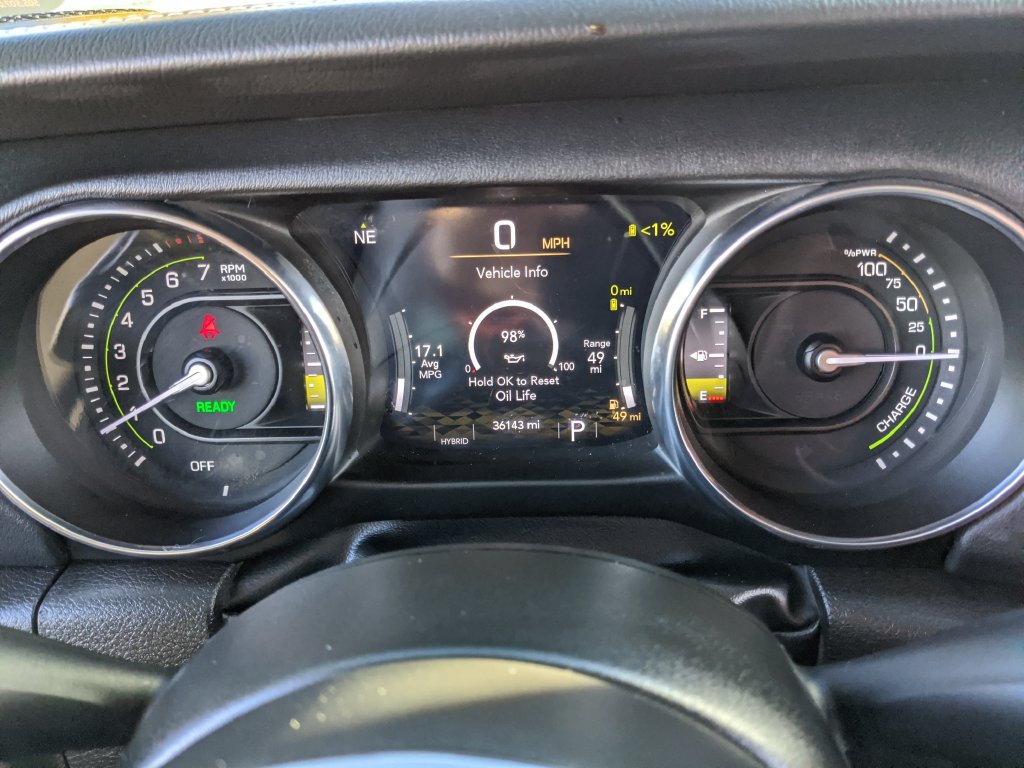 Used 2023 Jeep Wrangler Unlimited Sahara AWD/4WD image 11
