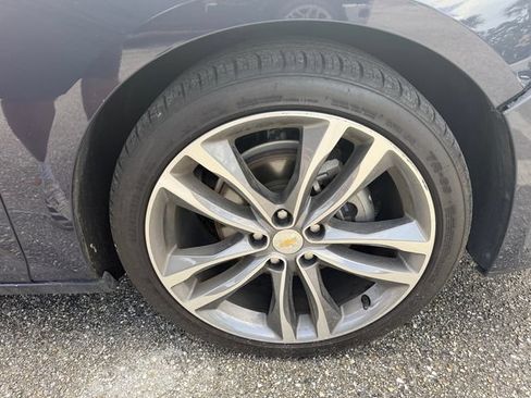 Used 2025 Chevrolet Malibu LT FWD image 12
